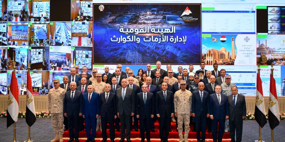 الرئيس السيسي يشهد استعراض إمكانيات أجهزة الدولة في مُجابهة الأزمات والكوارث