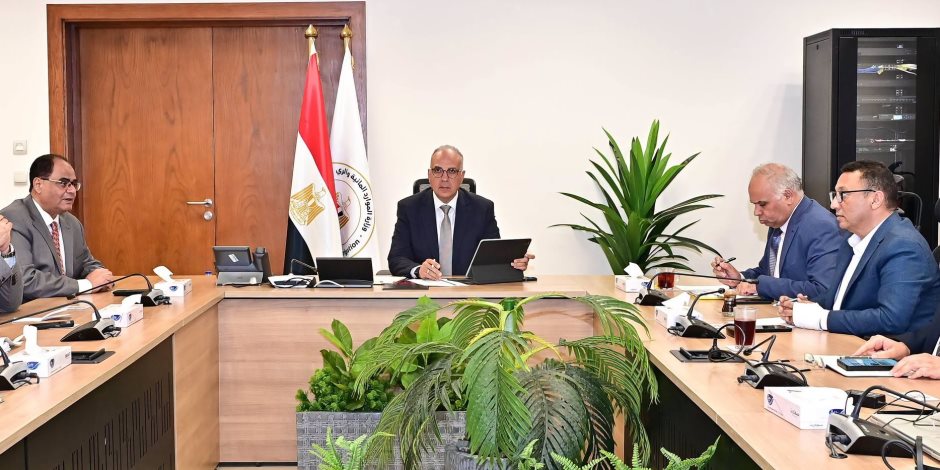 وزير الري يتابع الموقف التنفيذي للمشروع القومي لضبط نهر النيل