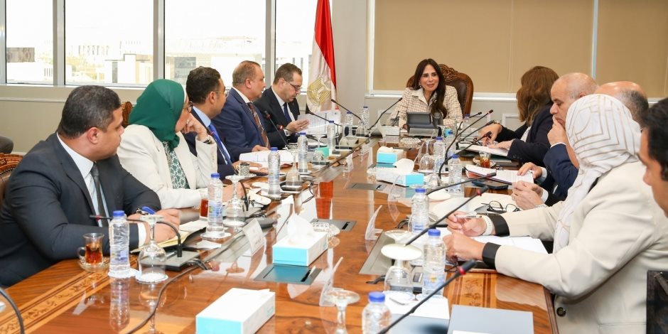 وزيرة الإسكان تستعرض الموقف التنفيذي للمشروعات المبادرة الرئاسية "سكن لكل المصريين"