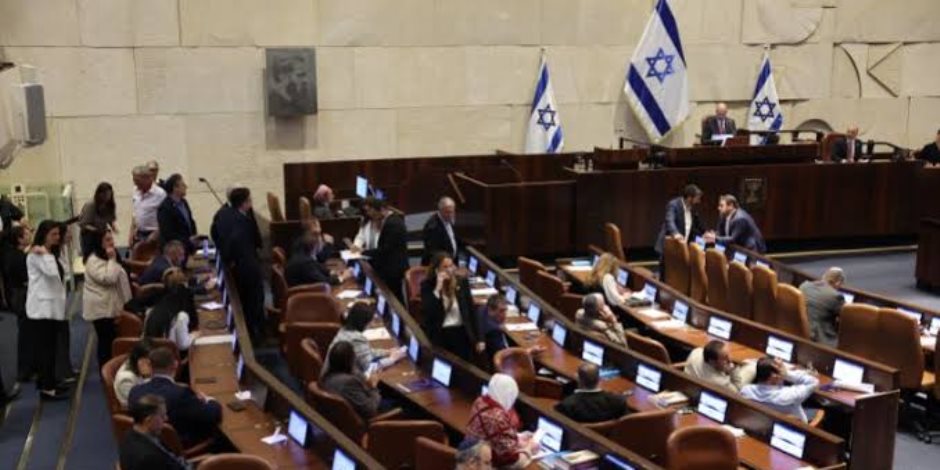 الكنيست الإسرائيلي يمرر صيغة حكومية للجنة أحداث 7 أكتوبر وسط مقاطعة غاضبة من المعارضة