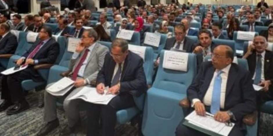 بحضور الحكومة وكافة التيارات السياسية.. البرلمان يبدأ مناقشة مشروع قانون إعادة تنظيم جهاز "مستقبل مصر"