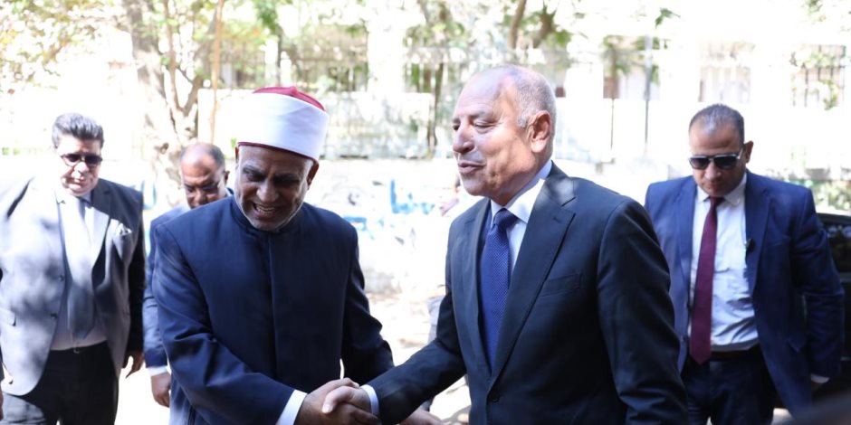 محافظ القاهرة ورئيس قطاع المعاهد الأزهرية يتفقدان لجان الثانوية بالقاهرة في ختام امتحانات القسم العلمي