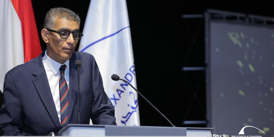 تدشين مشروع "عيون مصر.. من روائع الآثار المصرية في المتاحف العالمية" على هامش معرض مكتبة الإسكندرية 