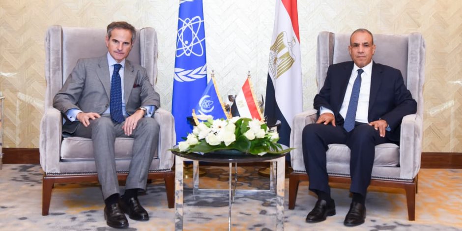 وزير الخارجية يلتقي المدير العام للوكالة الدولية للطاقة الذرية بمدينة العلمين