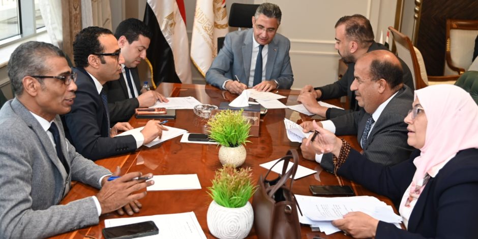 وزير التموين يلتقي بعدد من أعضاء مجلسي النواب والشيوخ لتحسين مستوى الخدمات المقدمة للمواطنين