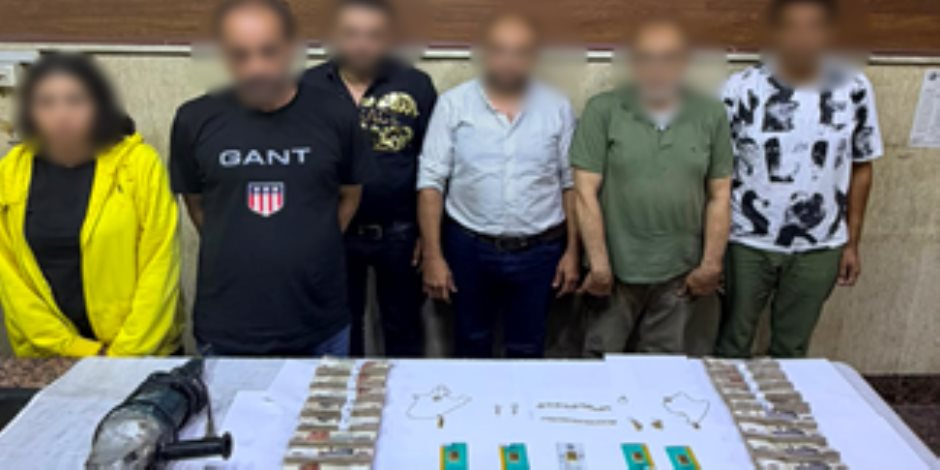 ضبط مرتكبا واقعة سرقة مشغولات ذهبية ومبلغ مالي من داخل مسكن سيدة بالقاهرة