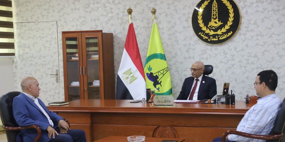 محافظ شمال سيناء يستقبل رئيس جهاز تعمير سيناء لمتابعة موقف مشروعات تنموية ببئر العبد والحسنة (صور) 