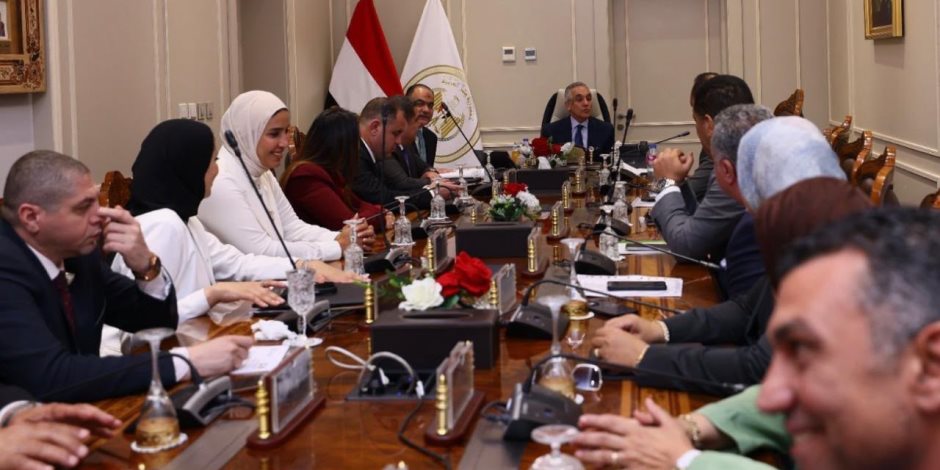 وزير العدل يلتقي عدداً من أعضاء مجلسي النواب والشيوخ