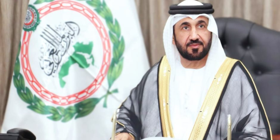 رئيس البرلمان العربي يدين ويستنكر بشدة العدوان الإيراني السافر على ناقلتي نفط إماراتيتين بمضيق هرمز
