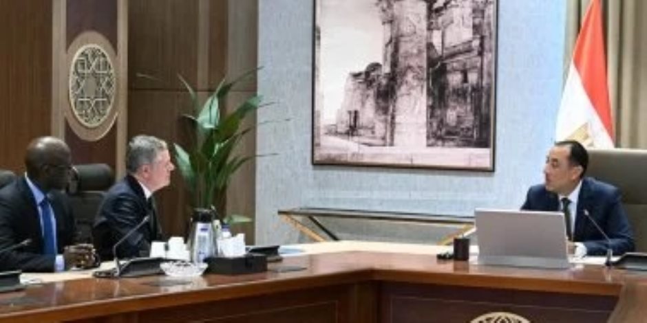 رئيس الوزراء يلتقى العضو المنتدب وكبير مسئولى المعرفة بمجموعة البنك الدولى