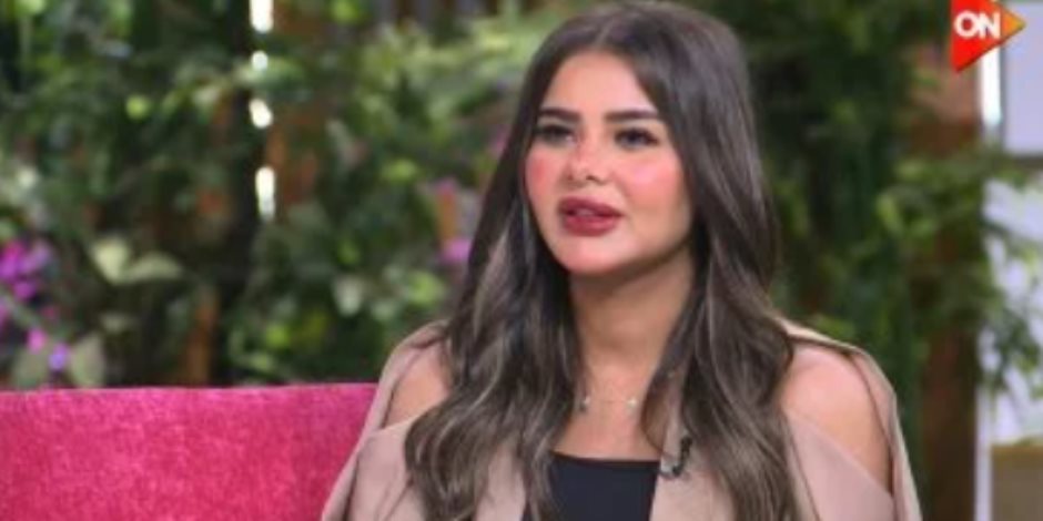 زوجة إمام عاشور: خفت عليه في لقاء بلجيكا ويقبل الدبلة حبا لى وليس طلبا منى