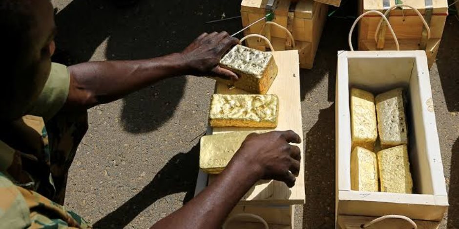 الاتحاد الأوروبي يضيّق الخناق على "اقتصاد الحرب" في السودان .. حظر الذهب وتقييد مواد التعدين