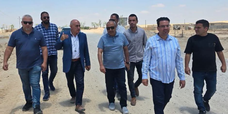 رئيس جهاز تعمير سيناء ومدن القناه يتفقد التجمعات التنموية السكنية جنوب رفح ويتابع إنشاء طريق البرث 