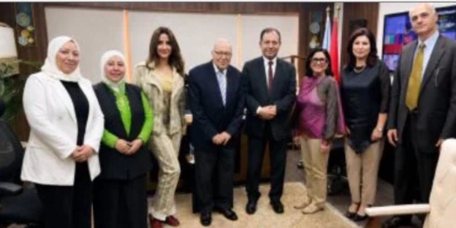 المخرج الكبير محمد فاضل يشيد ببرنامج "خطوات وطريق" على شاشة النيل للأخبار
