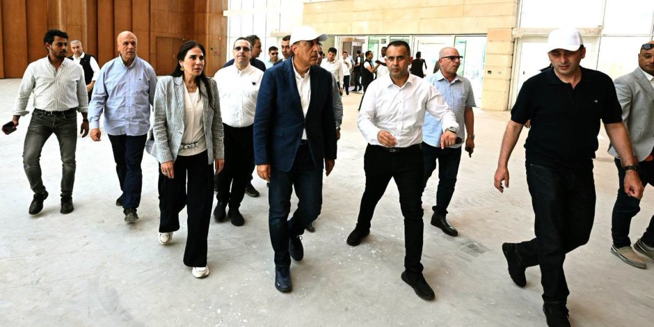 رئيس الوزراء يتفقد مركز المؤتمرات والمعارض الدولي بالمدينة التراثية والحديقة المتحفية بالعلمين الجديدة