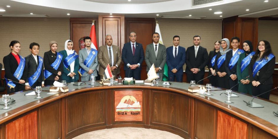محافظ الجيزة يستقبل وفدًا من "برلمان الشيوخ والشباب" بمناسبة الذكرى الثالثة عشرة لثورة 30 يونيو