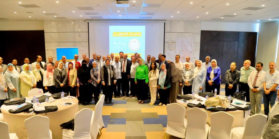 بالتعاون مع "اليونيسف".. وزير التربية والتعليم يتفقد ورشة تدريب المعلمين على مناهج شهادة البكالوريا المصرية 