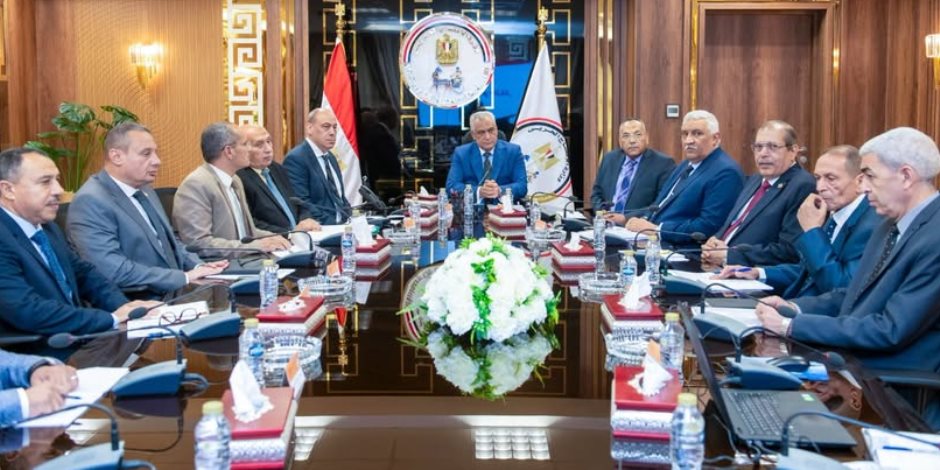 وزير الإنتاج الحربي: تطوير صناعة الذخائر أولوية استراتيجية لتعزيز التصنيع المحلي وتلبية احتياجات القوات المسلحة