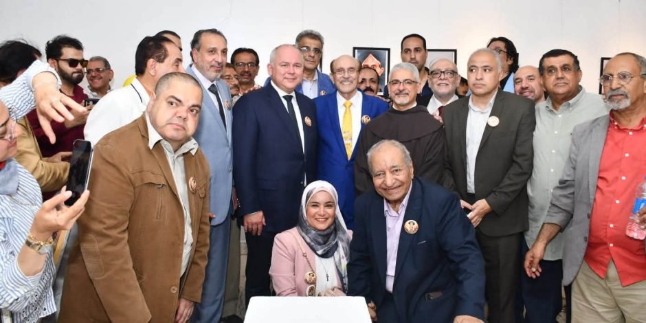 "فارس الفن العربي" مصر وروسيا و36 دولة تُكرّم مسيرة محمد صبحي بمعرض دولي للكاريكاتير بالقاهرة