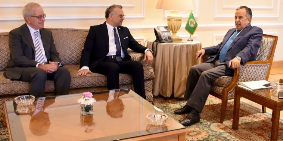 أمين الجامعة العربية يستقبل كبير مستشاري الرئيس الأمريكي مسعد بولس ويبحث معه الوضع في ليبيا والأزمة في السودان