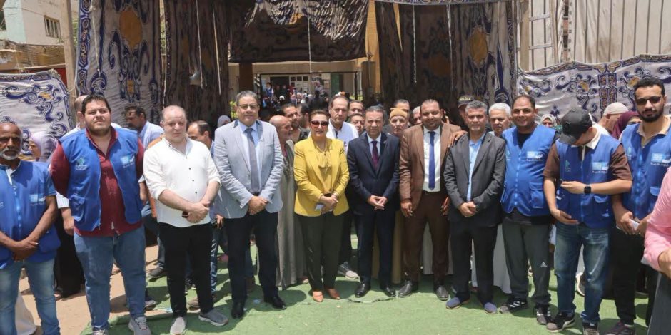 رئيس الوزراء يستعرض تقريراً عن قافلة طبية شاملة تم تنظيمها بالمنوفية