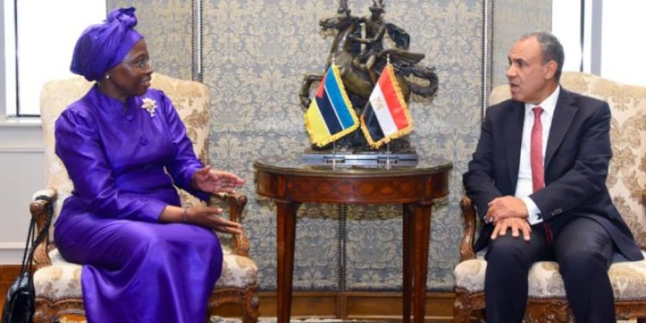 وزير الخارجية يبحث مع نظيرته الموزمبيقية سبل تعزيز العلاقات الثنائية