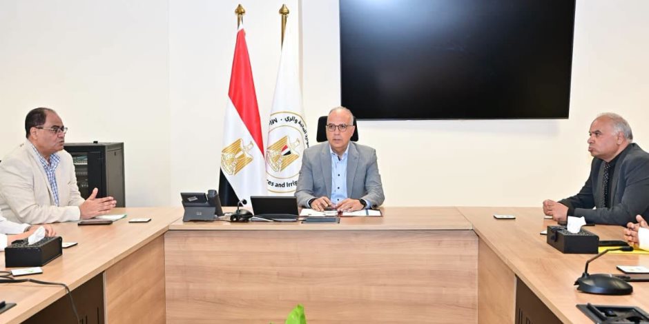 وزير الرى يستعرض "المنظومة الرقمية لتوثيق الأملاك العامة وأراضي طرح النهر ذات الصلة بنهر النيل"