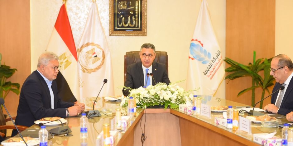 وزير التموين  يترأس اجتماع الجمعية العامة للشركة القابضة للصناعات الغذائية 