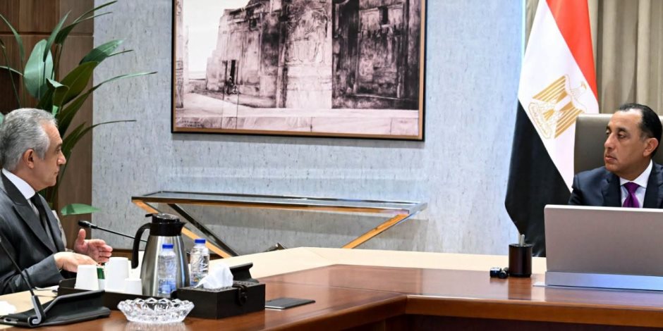 رئيس الوزراء يُتابع آخر مستجدات تطوير خدمات الشهر العقاري والتوثيق