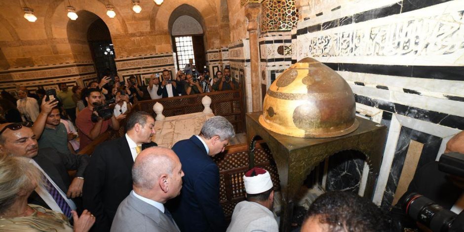 وزير السياحة ومحافظ القاهرة والقائم بأعمال السفير الأمريكي يفتتحون القبة الضريحية للسلطان الأشرف قايتباي