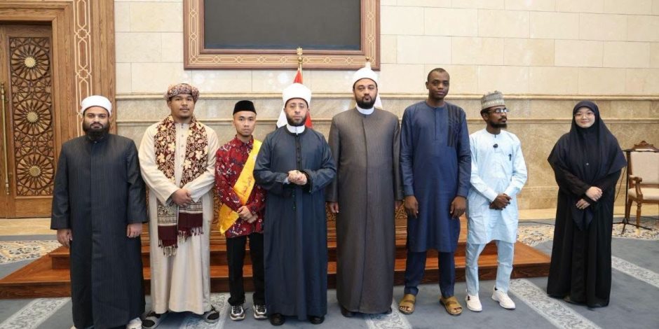 وزير الأوقاف يكرم خريجي منحة المجلس الأعلى للشئون الإسلامية