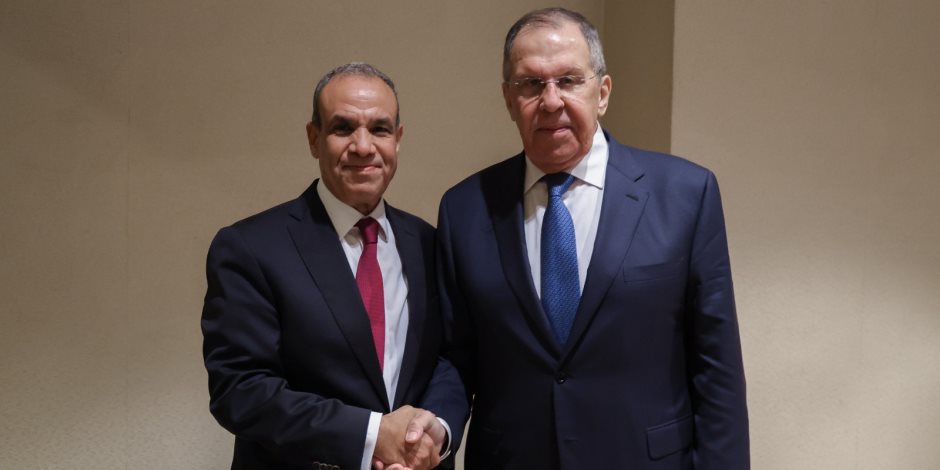وزير الخارجية يلتقي نظيره الروسي على هامش الاجتماع الوزاري لمنظمة الآسيان
