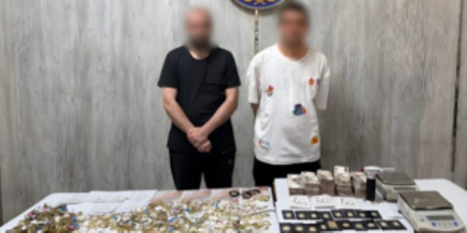 ضبط المتهمين بالنصب على 9 من تجار الذهب في الجيزة 