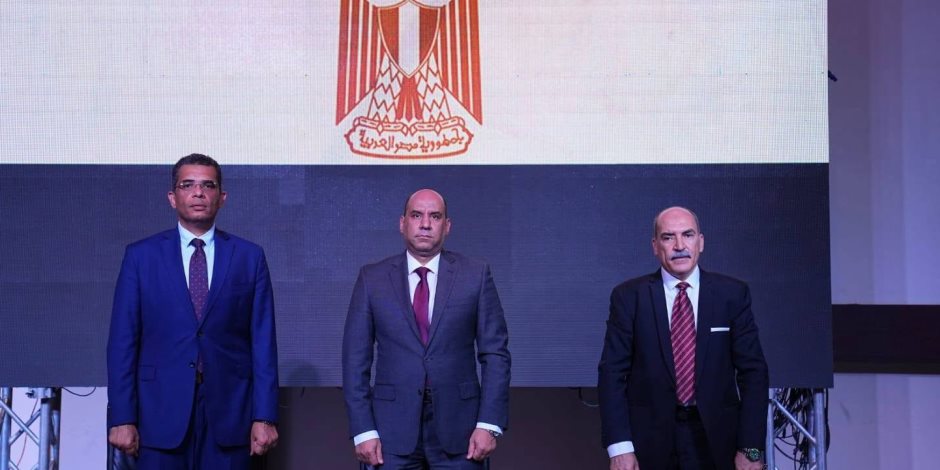 وزير العمل ومحافظ البحر الأحمر يفتتحان ملتقى السلامة والصحة المهنية بالغردقة