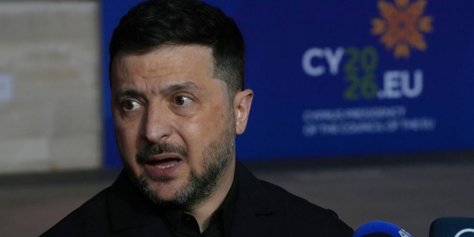 الرئيس الأوكراني ينفي شائعات تعاطيه المخدرات ويؤكد الاستعداد لتوقيع اتفاق سلام برعاية ترامب
