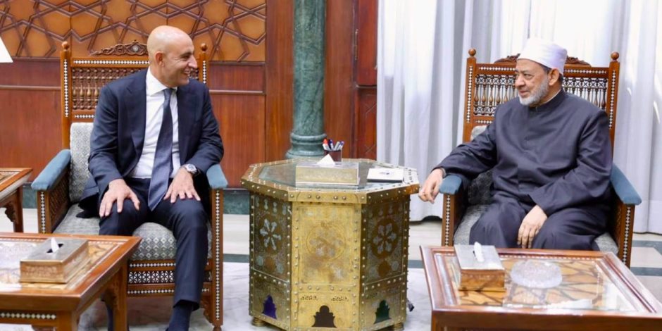 تعاون بين الأزهر و"التعليم".. الاستعانة بمحفظي القرآن الكريم لتدريب المعلمين والطلاب على التلاوة الصحيحة