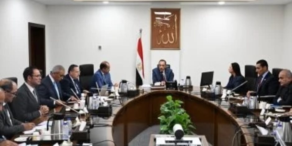رئيس الوزراء يستعرض عددا من المقترحات للبرنامج الوطنى لاكتشاف ورعاية الموهوبين