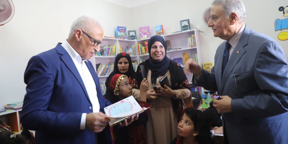 ضمن خطة الدولة لنشر الثقافة والمعرفة.. محافظ شمال سيناء يفتتح مكتبة مصر العامة بقرية قاطية