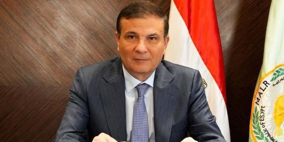 وزير الزراعة يتابع أعمال غرف متابعة صرف الأسمدة بالمحافظات وأعمال دورة الحصر الحيازي 