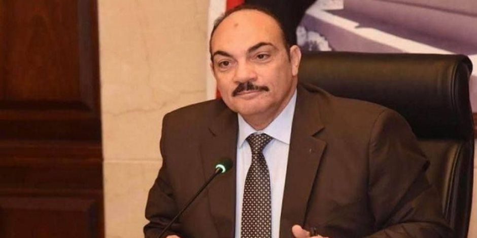 أستاذ علوم سياسية: الإعلام الوطني شريك في حماية الأمن القومي.. والتغطية المهنية لحادث ميناء دمياط أجهضت الشائعات