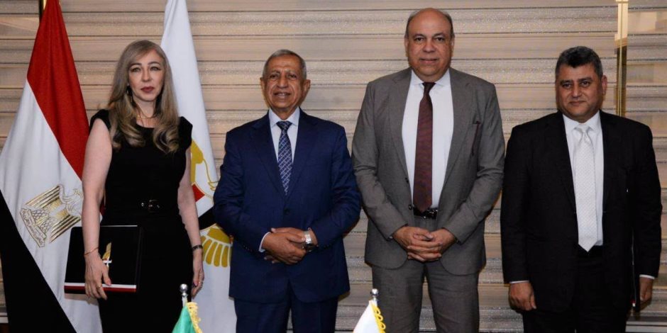 وزارة الطيران المدني والأكاديمية العربية للعلوم والتكنولوجيا والنقل البحرى توقعان بروتوكول تعاون مشترك لتأهيل الكوادر البشرية