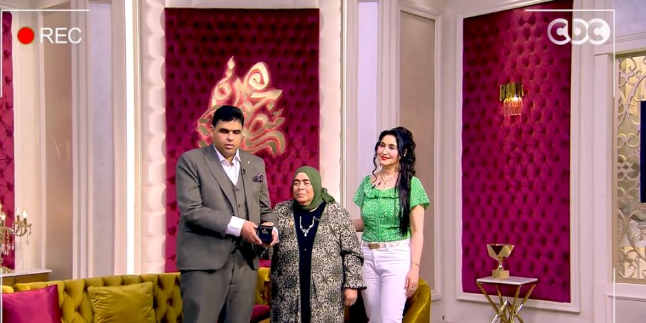  "برنامج جوهرة مصرية".. تكريم الأم المثالية بالقلادة الذهبية.. سمر الدسوقي: بناء الوعي لدى الأجيال الجديدة مسؤولية الإعلام والأسرة