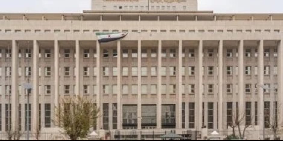 سوريا تبدأ سحب العملة السورية القديمة من التداول بعد انتهاء فترة استبدالها