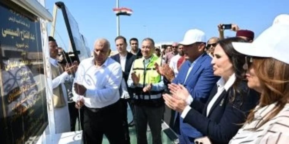 رئيس الوزراء يتابع أعمال تطوير الميناء الشرقي بمدينة مرسي مطروح