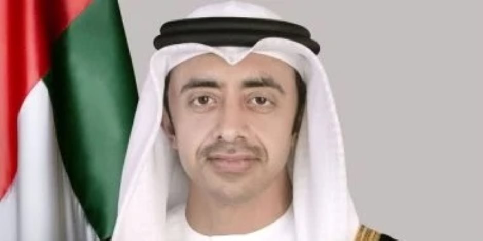 عبدالله بن زايد يتلقى اتصالا هاتفيا من وزير خارجية الكويت