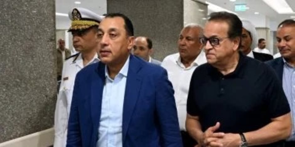 رئيس الوزراء يتفقد أعمال تطوير ورفع كفاءة مستشفى رأس الحكمة المركزى