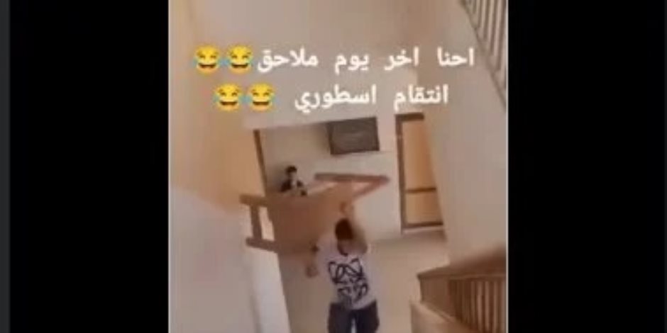 وزير التعليم يوجه بفصل طلاب في بني سويف عاما دراسيا لإتلافهم أثاثا مدرسيا