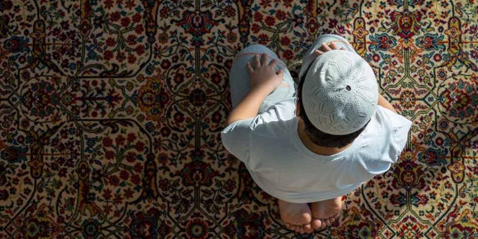 حكم عدم قراءة المأموم الفاتحة في الصلاة السرية