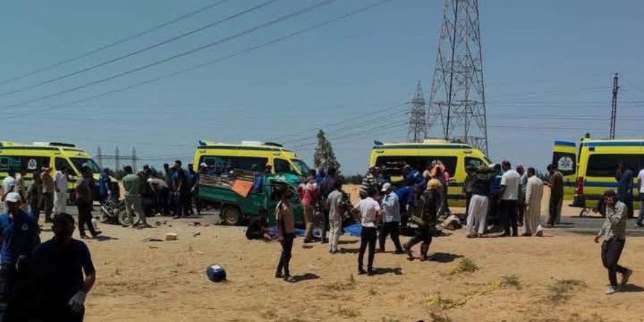 وزير الصحة يتابع تداعيات حادث انقلاب سيارة ربع نقل بمحافظة الإسماعيلية
