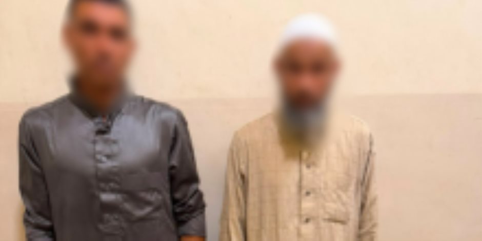 ضبط شخصين للاعتداء على سيدة ونجلتها وإتلاف منزلهما بالبحيرة